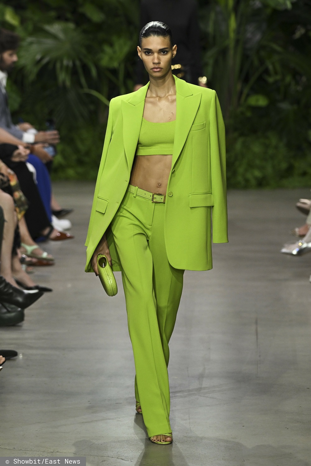 Trendy w modzie wiosna lato 2023: garnitur Michael Kors
